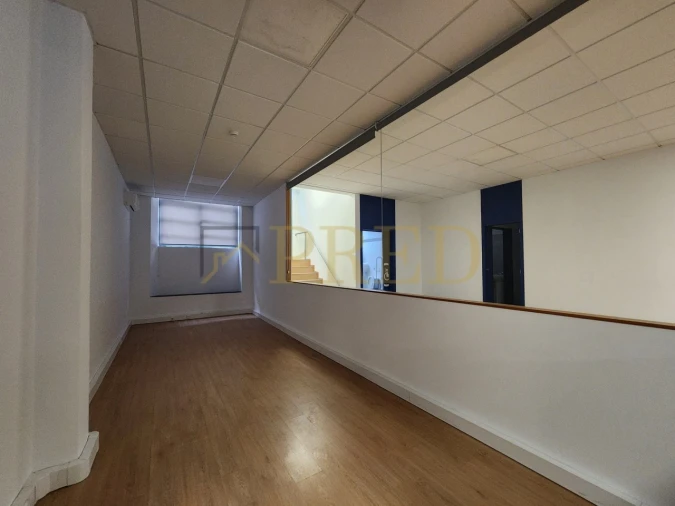 Armazém para Arrendamento em Paranhos Foto 12