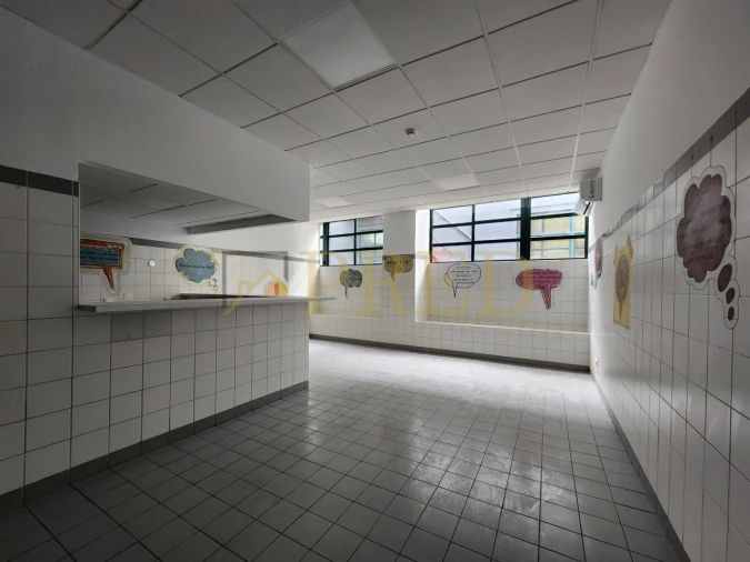 Armazém para Arrendamento em Paranhos Foto 14