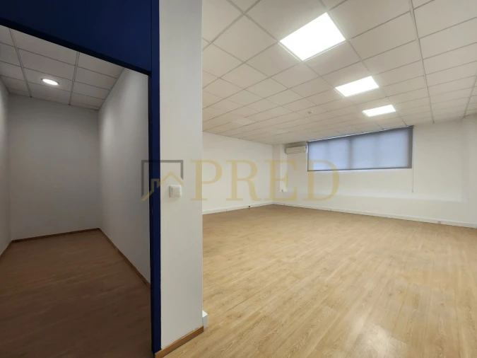 Armazém para Arrendamento em Paranhos Foto 18