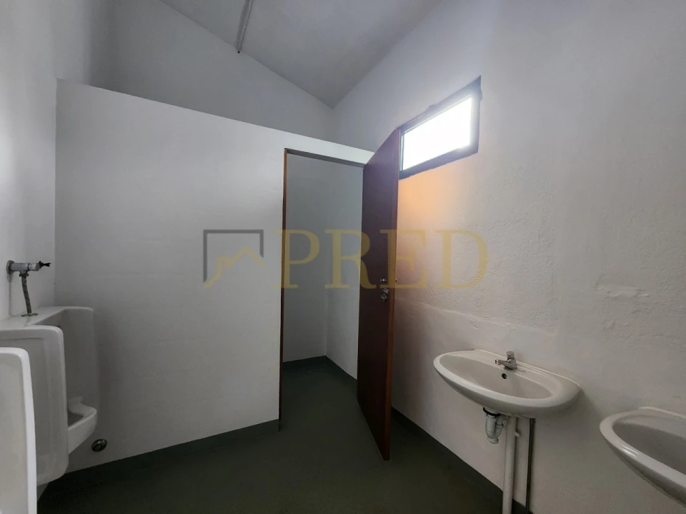 Armazém para Arrendamento em Paranhos Foto 7