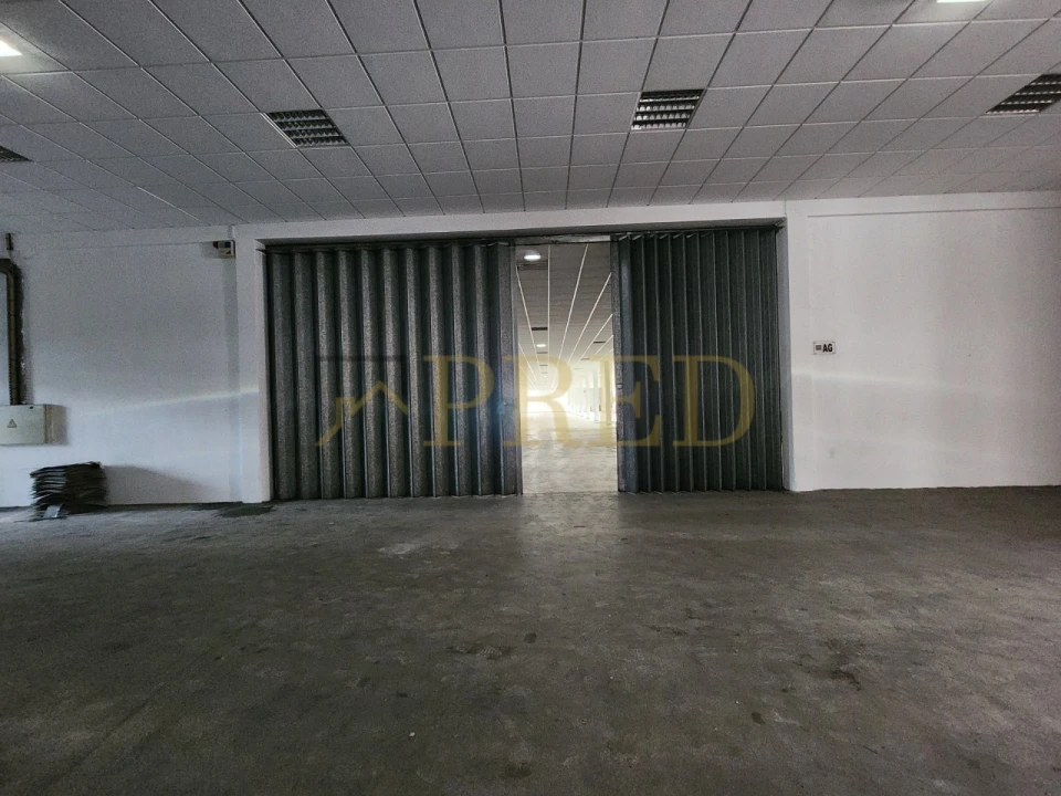 Armazém para Arrendamento em Paranhos Foto 8