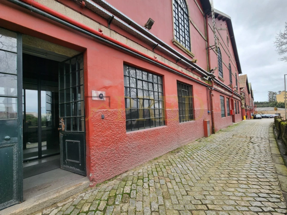 Armazém para Arrendamento em Paranhos Foto 10