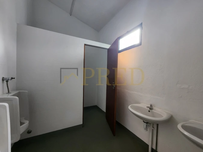 Armazém para Arrendamento em Paranhos Foto 7