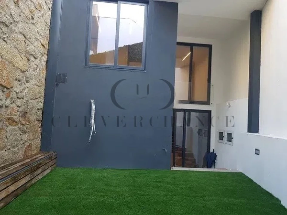 Apartamento T2 para Venda em Campanhã Foto 3