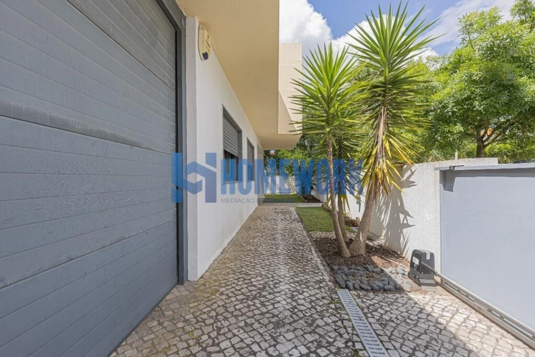 Moradia T4 para Venda em Santo Antonio da Charneca Foto 29