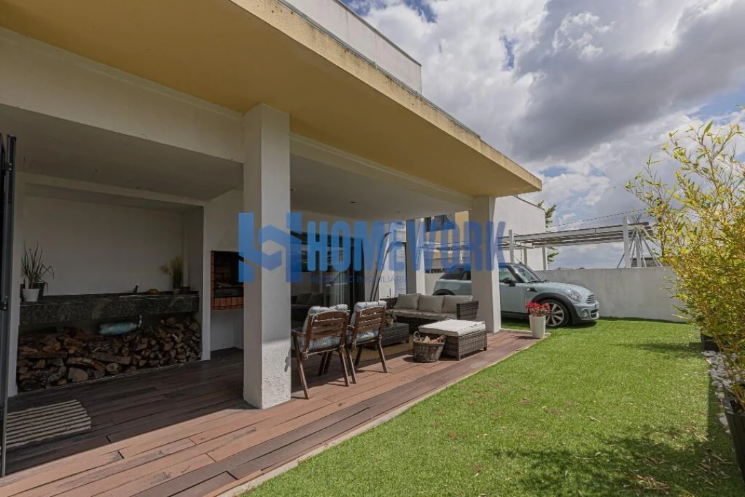 Moradia T4 para Venda em Santo Antonio da Charneca Foto 28