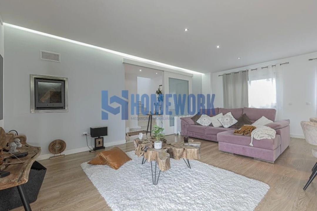 Moradia T4 para Venda em Santo Antonio da Charneca Foto 35