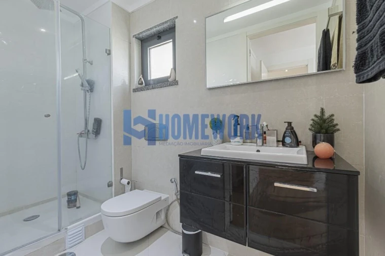 Moradia T4 para Venda em Santo Antonio da Charneca Foto 41