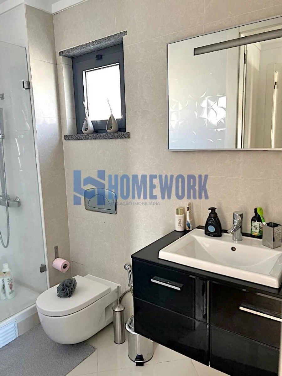 Moradia T4 para Venda em Santo Antonio da Charneca Foto 10