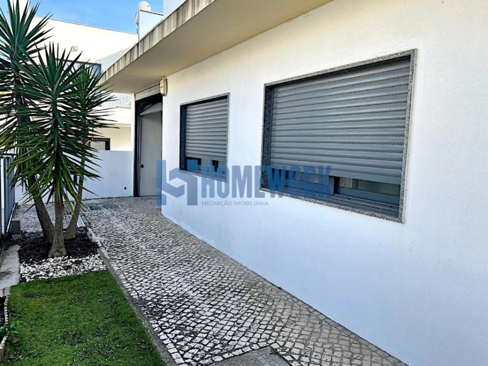 Moradia T4 para Venda em Santo Antonio da Charneca Foto 24