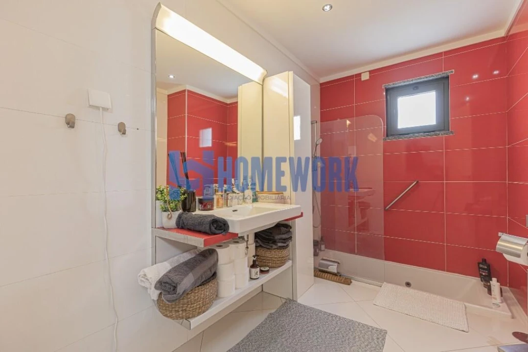 Moradia T4 para Venda em Santo Antonio da Charneca Foto 40