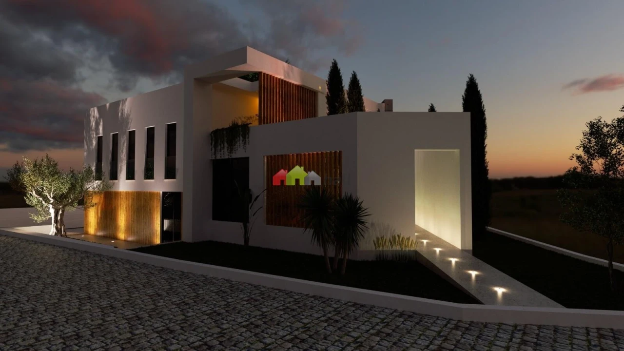 Moradia T4 para Venda em Azeitão (São Lourenço e São Simão) Foto 2