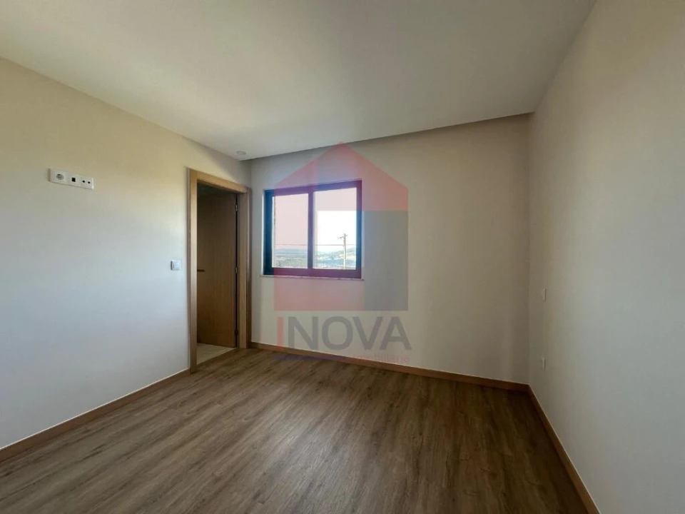 Moradia T5 para Venda em Esqueiros, Nevogilde e Travassós Foto 7