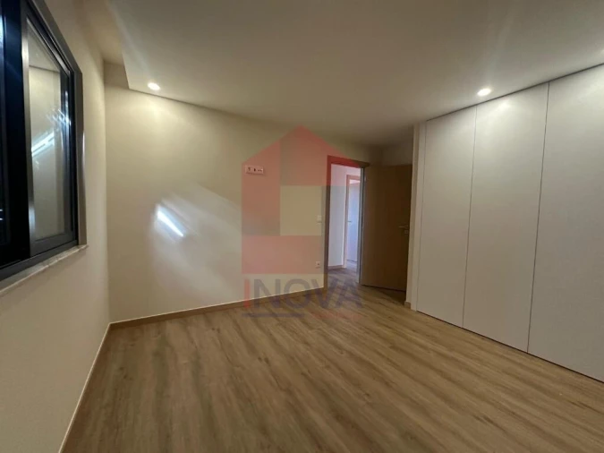 Moradia T5 para Venda em Esqueiros, Nevogilde e Travassós Foto 13