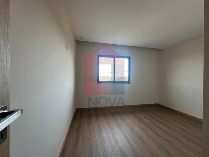 Moradia T5 para Venda em Esqueiros, Nevogilde e Travassós Foto 5