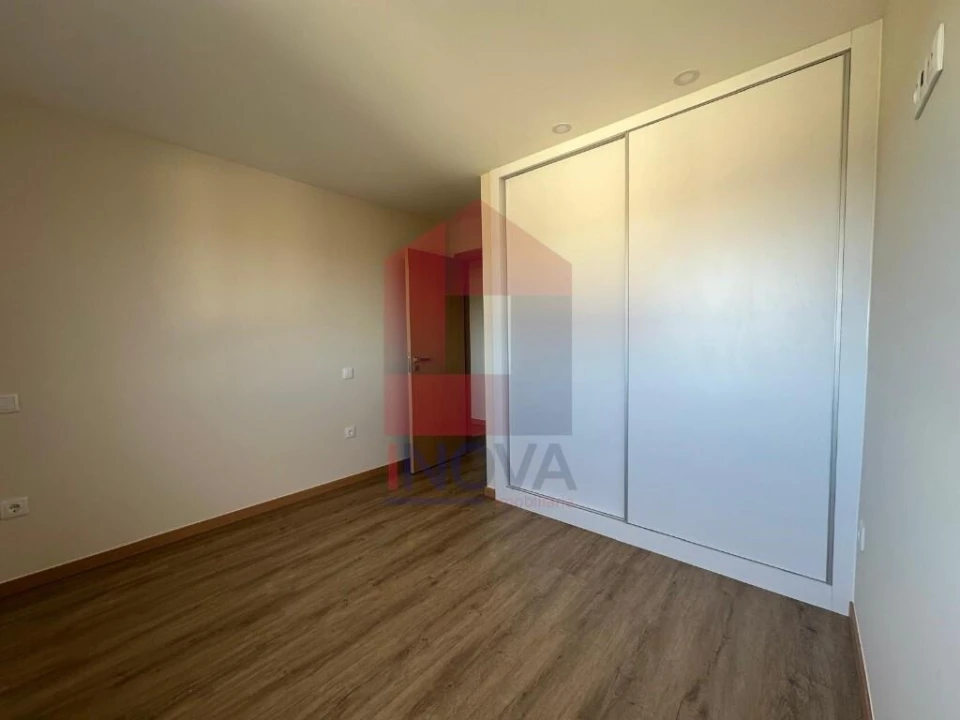 Moradia T5 para Venda em Esqueiros, Nevogilde e Travassós Foto 8