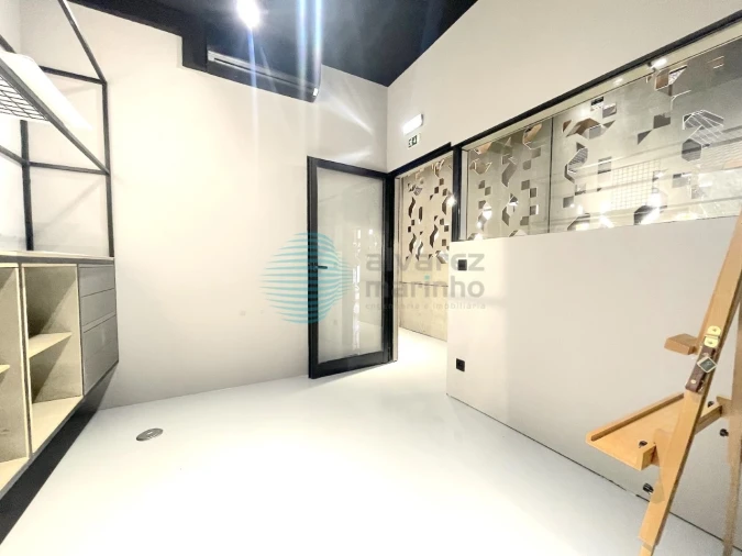 Escritório para Arrendamento em Santa Maria, São Pedro e Matacães Foto 3