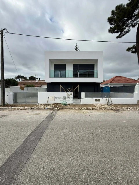 Apartamento para Venda em Charneca de Caparica e Sobreda