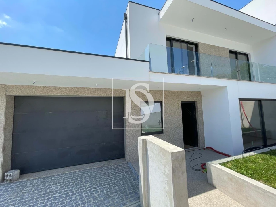 Moradia T3 para Venda em Lemenhe, Mouquim e Jesufrei Foto 1