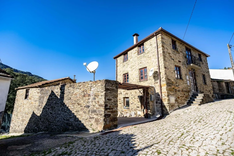 Moradia T3 para Venda em Gois Foto 3