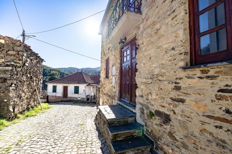 Moradia T3 para Venda em Gois Foto 2