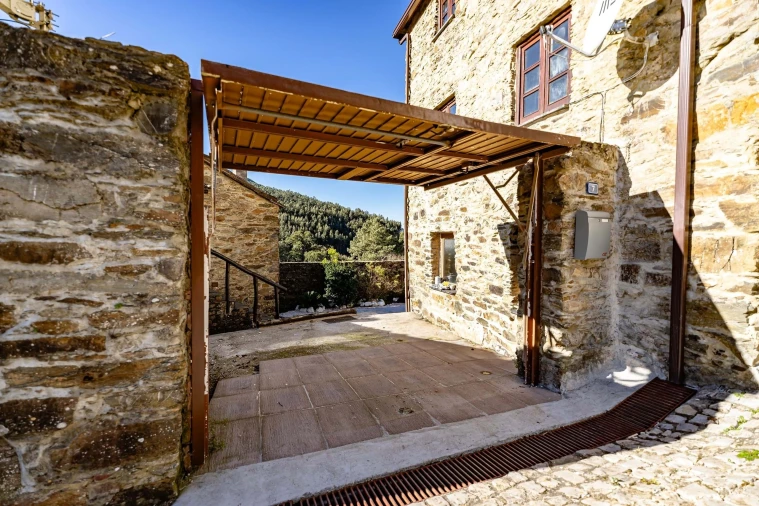 Moradia T3 para Venda em Gois Foto 4