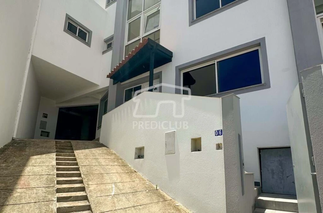 Moradia T4 para Venda em Gaula Foto 1