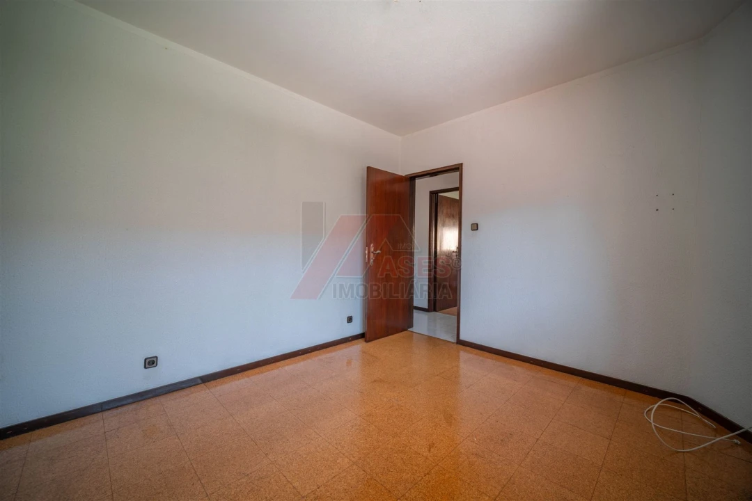 Moradia T5 para Venda em Arões (São Romão) Foto 16