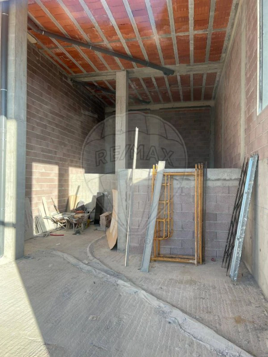 Loja para Venda em Fânzeres e São Pedro da Cova Foto 4