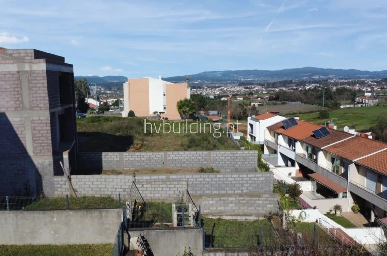 Terreno para Venda em Merelim (São Paio), Panoias e Parada de Tibães Foto 9