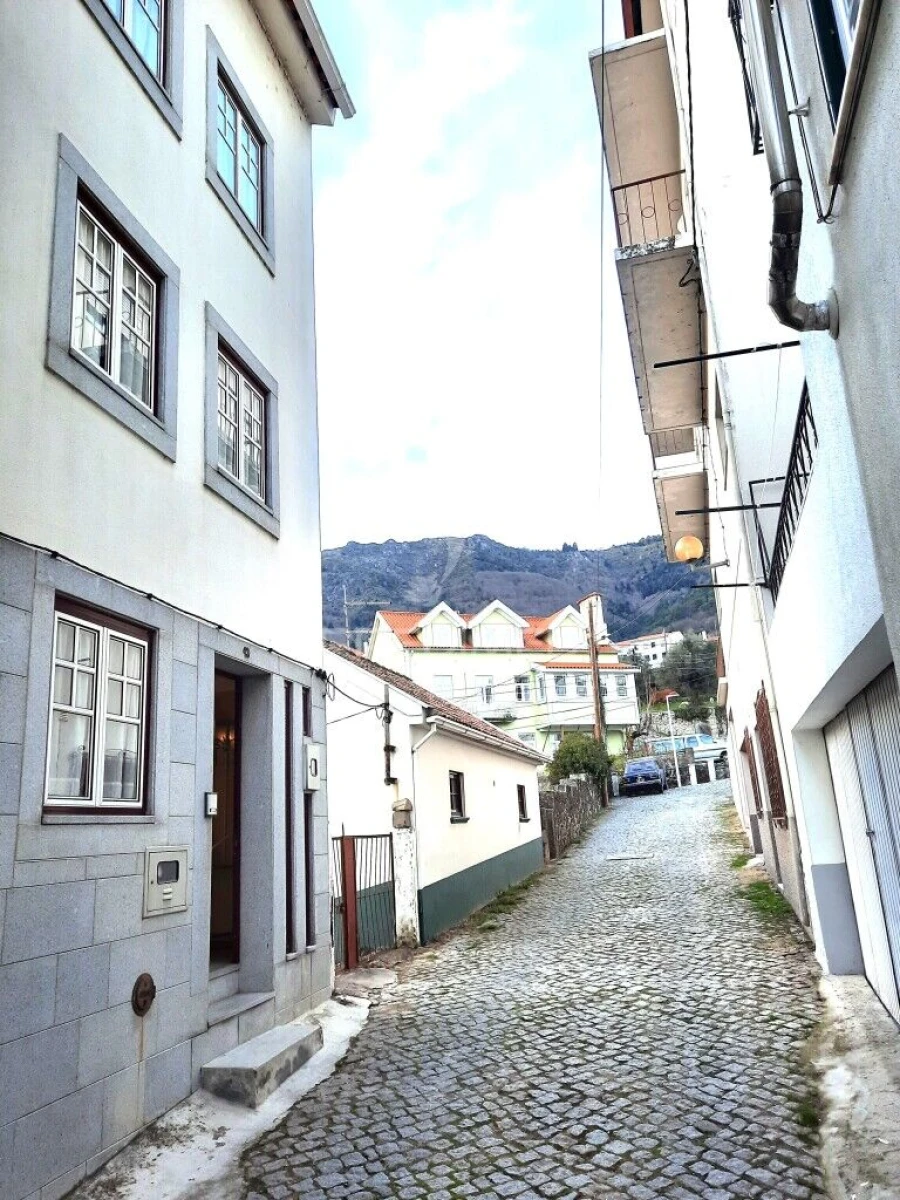 Moradia T3 para Venda em Manteigas (Santa Maria) Foto 12