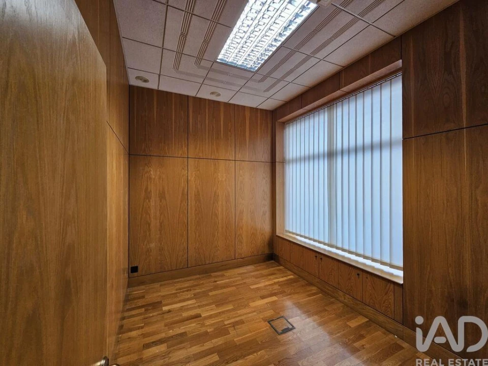 Loja para Arrendamento em Laranjeiro e Feijó Foto 6