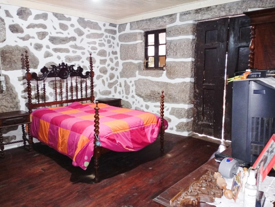 Moradia T4 para Venda em Mosteiro Foto 20