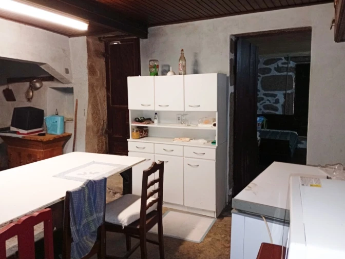 Moradia T4 para Venda em Mosteiro Foto 7