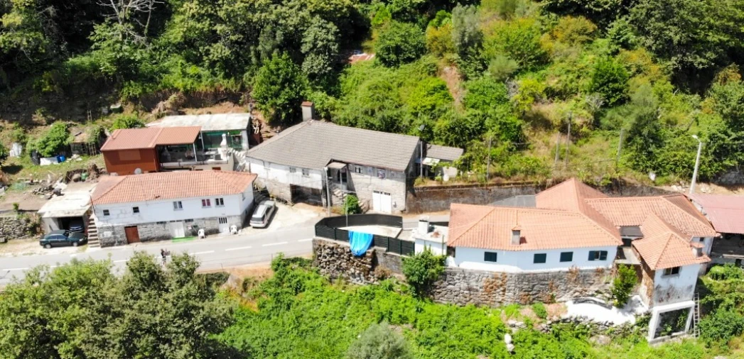 Moradia T4 para Venda em Mosteiro Foto 38