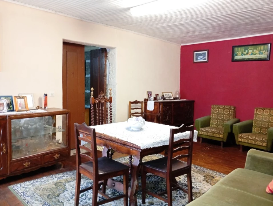 Moradia T4 para Venda em Mosteiro Foto 16