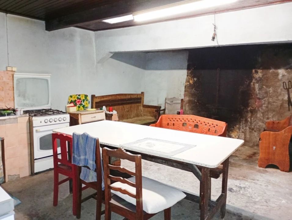 Moradia T4 para Venda em Mosteiro Foto 10