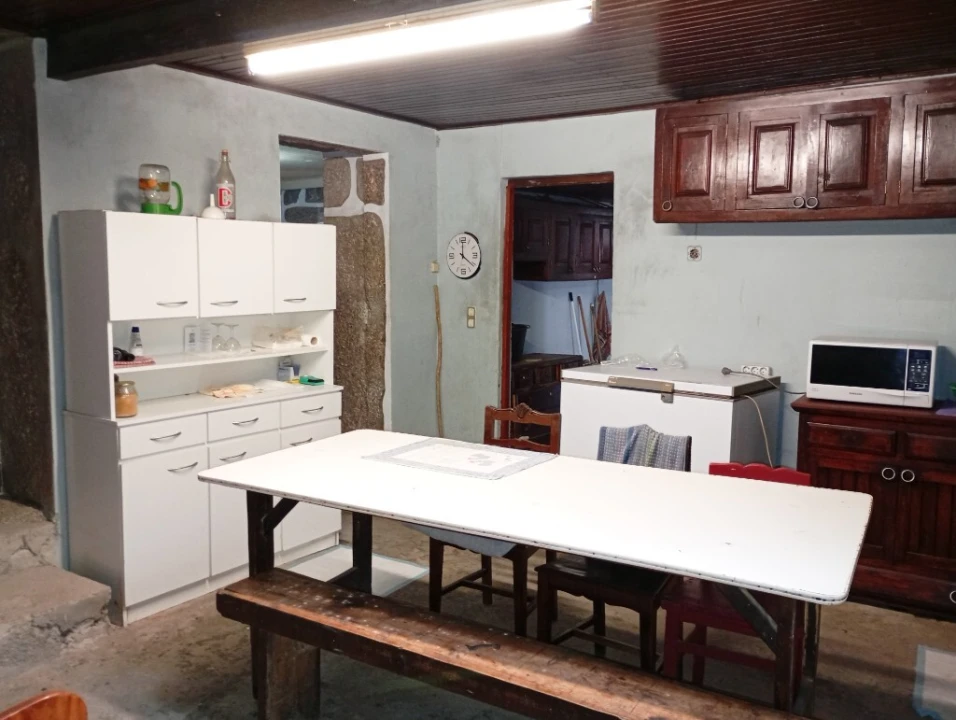 Moradia T4 para Venda em Mosteiro Foto 6