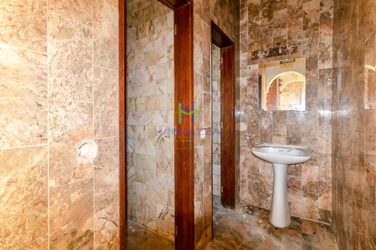 Prédio para Venda em Lagos (São Sebastião e Santa Maria) Foto 8