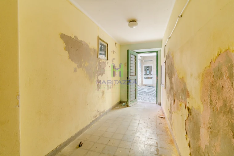 Prédio para Venda em Lagos (São Sebastião e Santa Maria) Foto 9