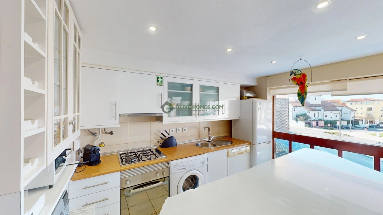 Apartamento T3 para Venda em Quarteira Foto 8