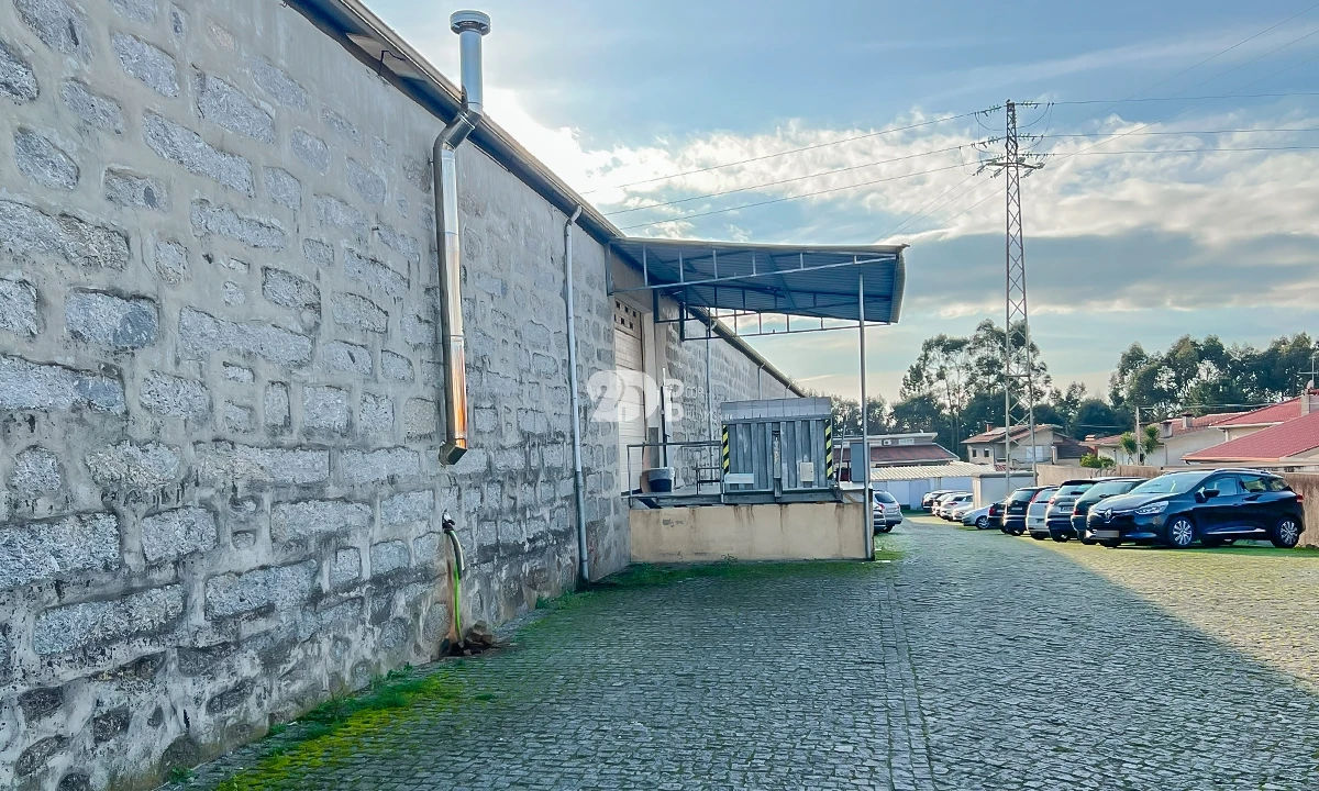 Armazém para Venda em Areias, Sequeirô, Lama e Palmeira Foto 2