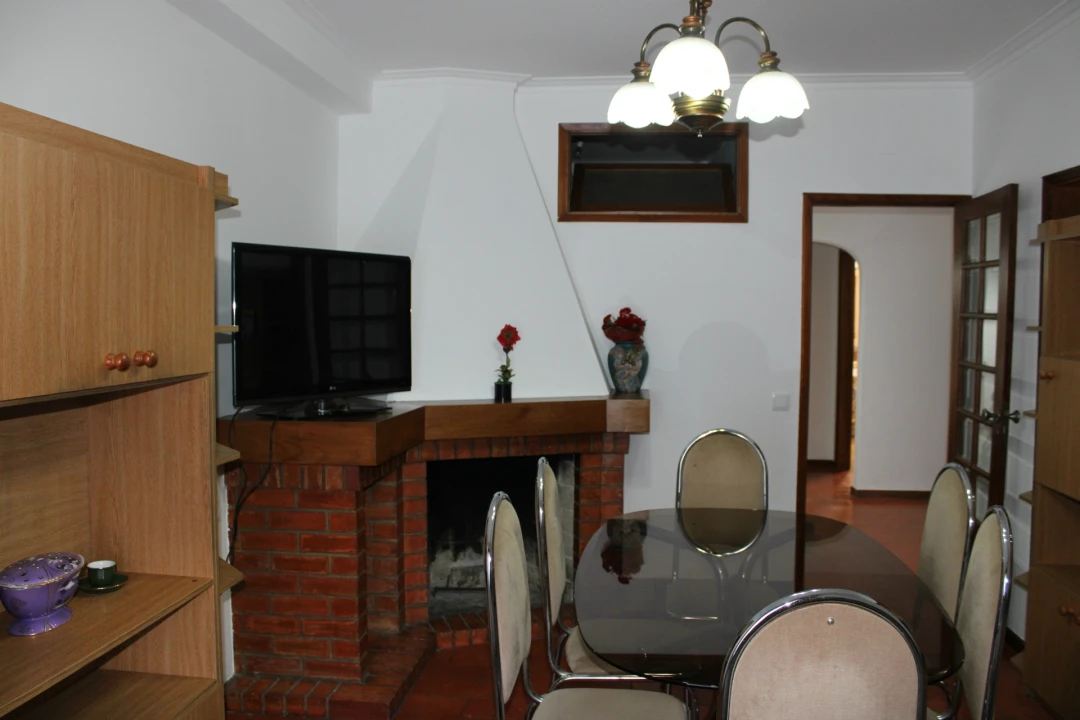Quarto para Arrendamento em Santo Antonio dos Olivais Foto 12