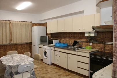 Quarto para Arrendamento em Santo Antonio dos Olivais