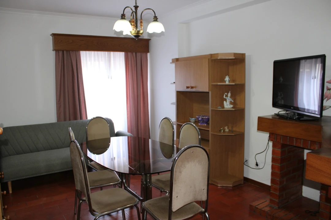 Quarto para Arrendamento em Santo Antonio dos Olivais Foto 11