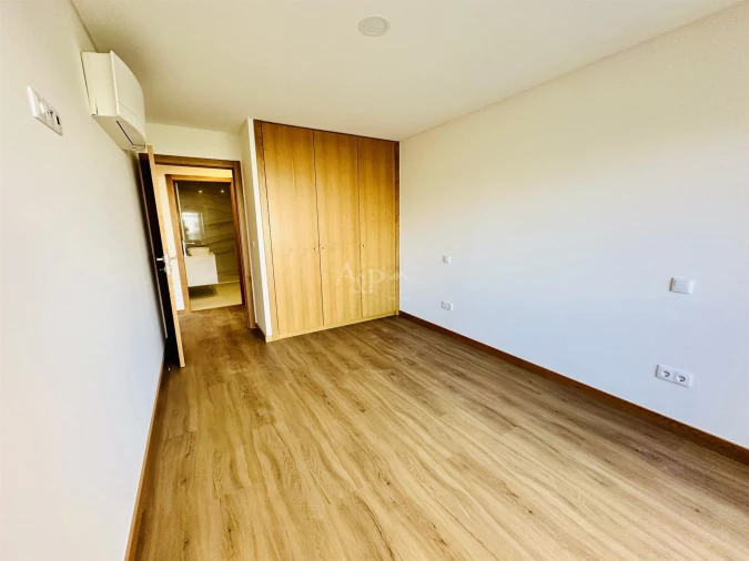 Apartamento T2 para Venda em Viseu Foto 7