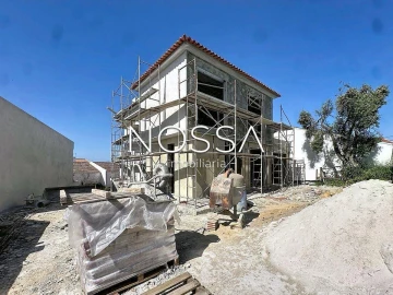 Moradia T4 para Venda em São João das Lampas e Terrugem