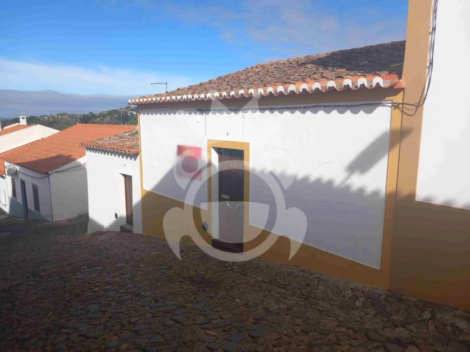 Moradia T2 para Venda em Barrancos Foto 1