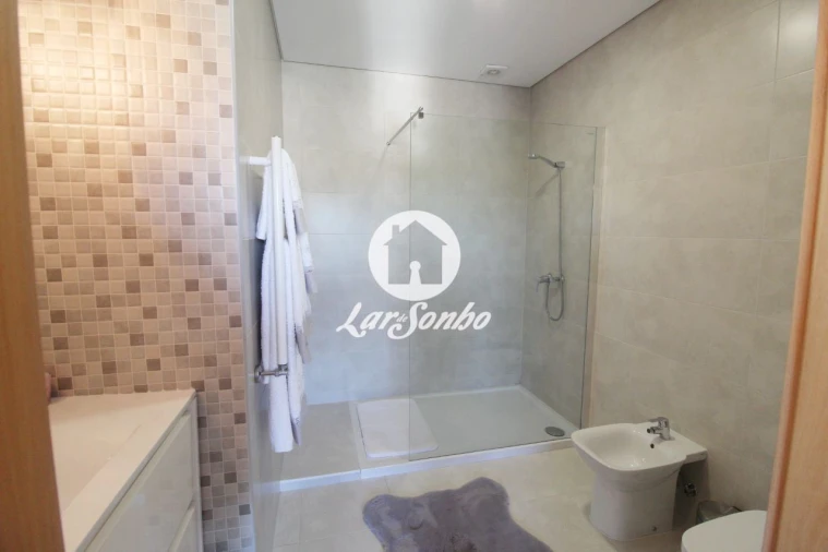 Moradia T4 para Venda em Tamel (São Verissimo) Foto 6