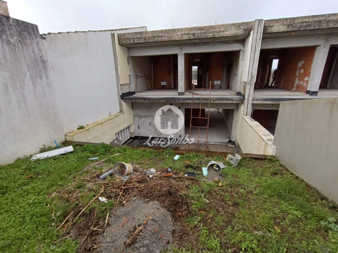 Moradia T4 para Venda em Tamel (São Verissimo) Foto 24